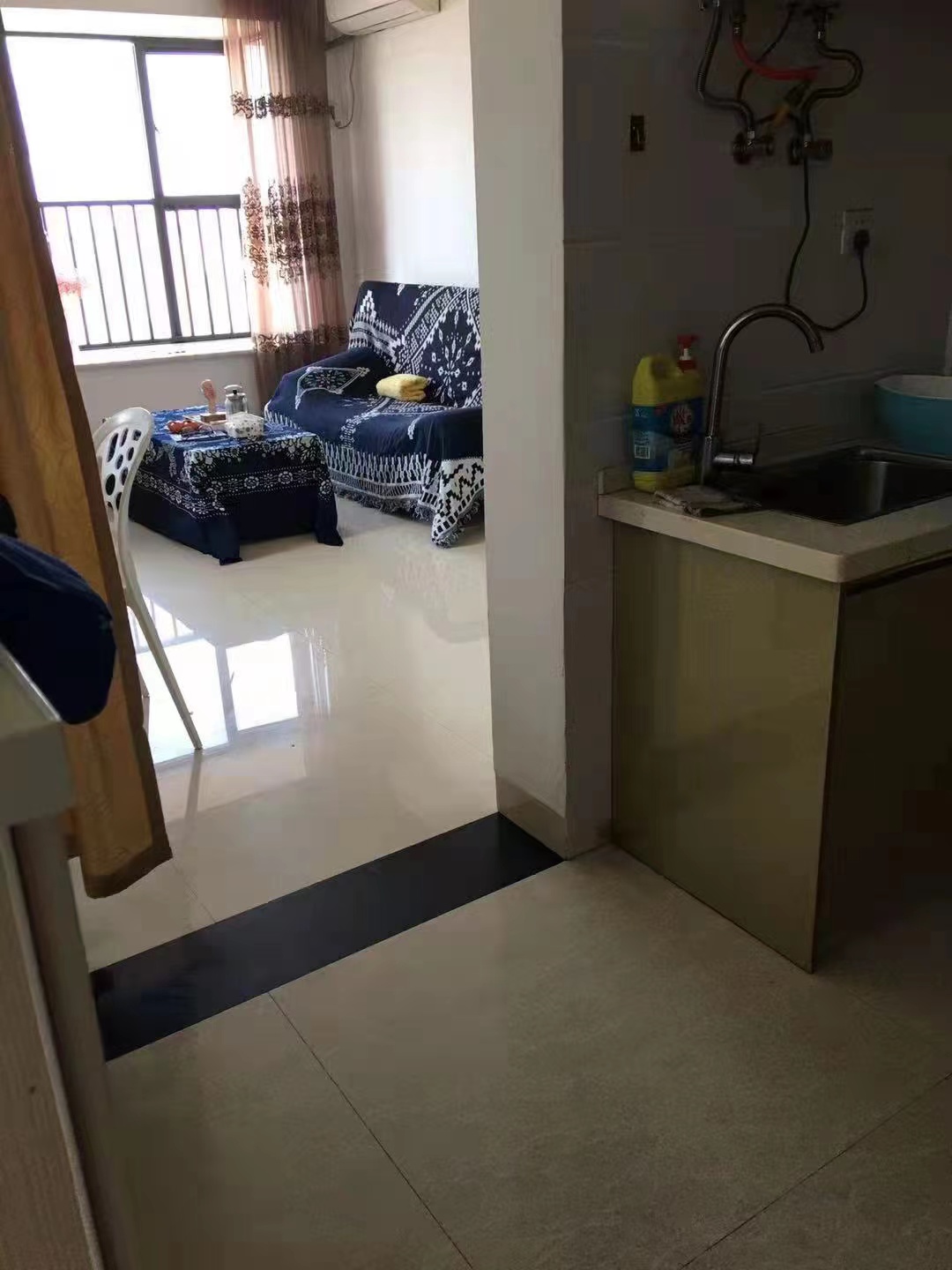 巴陵壹号  1室1厅1卫    1500.0元/月 巴陵壹号  1室1厅1卫    1500.0元/月室内图