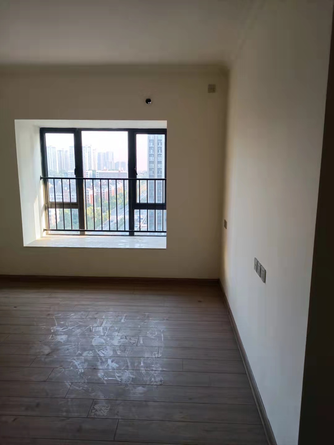 碧桂园梓山府 4室2厅1卫 2900.0元/月 碧桂园梓山府 4室2厅1卫 2900.0元/月室内图