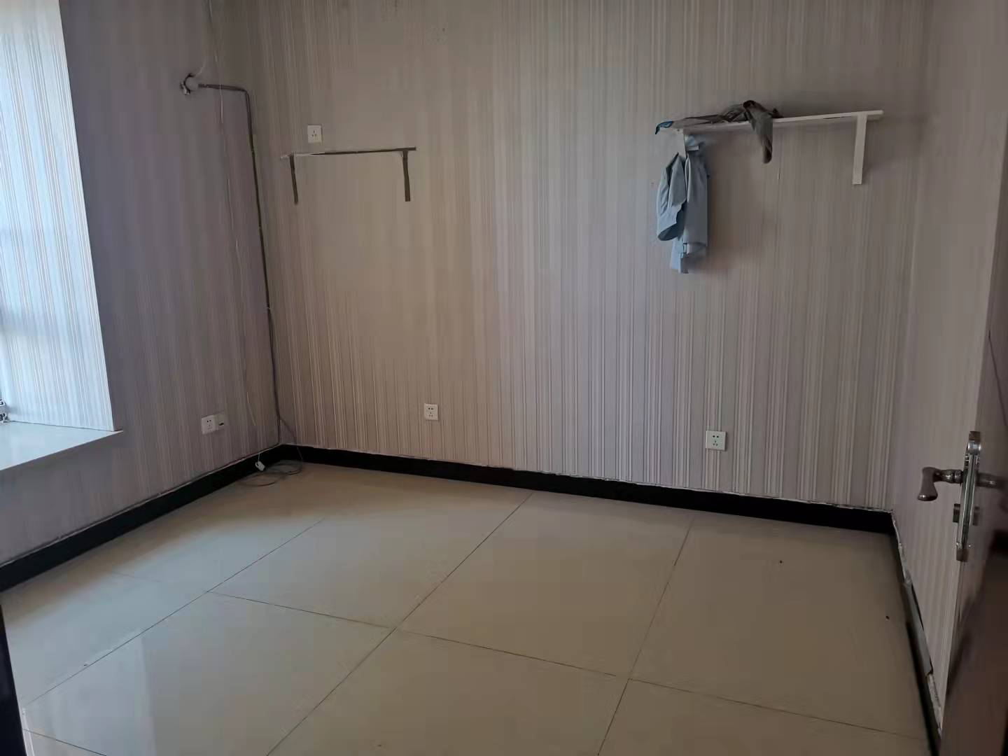 金源大厦  2室2厅1卫    65.0万 金源大厦  2室2厅1卫    65.0万卧室