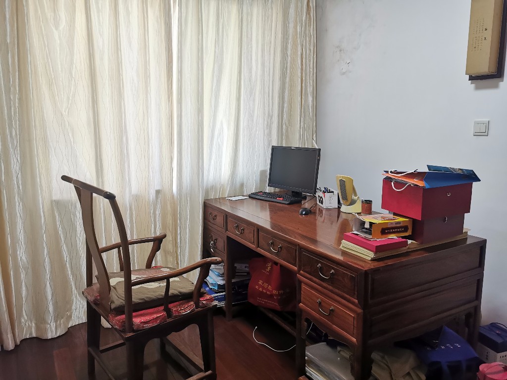 天泰花园(就是天泰小区)  4室2厅2卫    55.0万 天泰花园(就是天泰小区)  4室2厅2卫    55.0万客厅