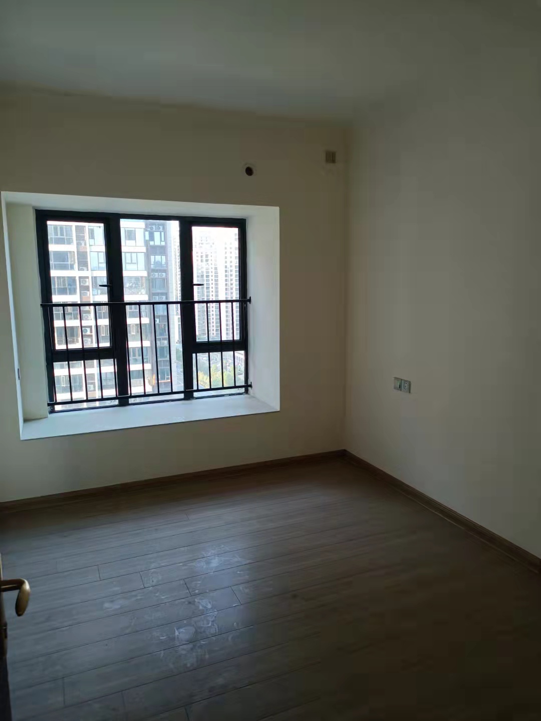 碧桂园梓山府 4室2厅1卫 2900.0元/月 碧桂园梓山府 4室2厅1卫 2900.0元/月室内图