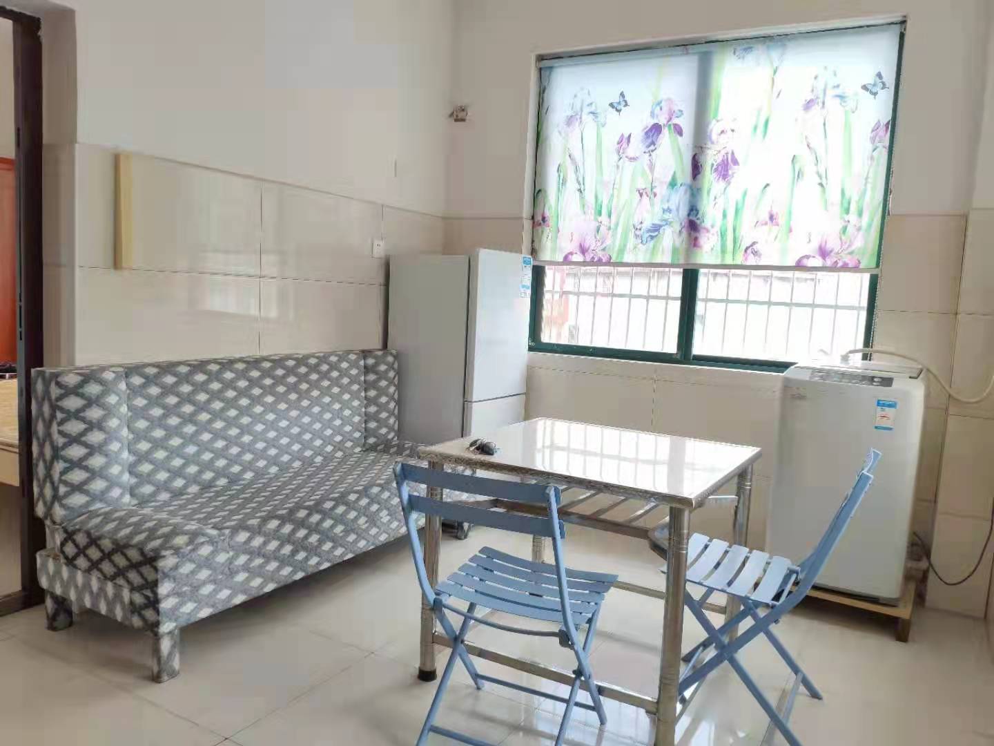 金钩山安置小区 2室2厅1卫 800.00元/月 金钩山安置小区 2室2厅1卫 800.00元/月户型图