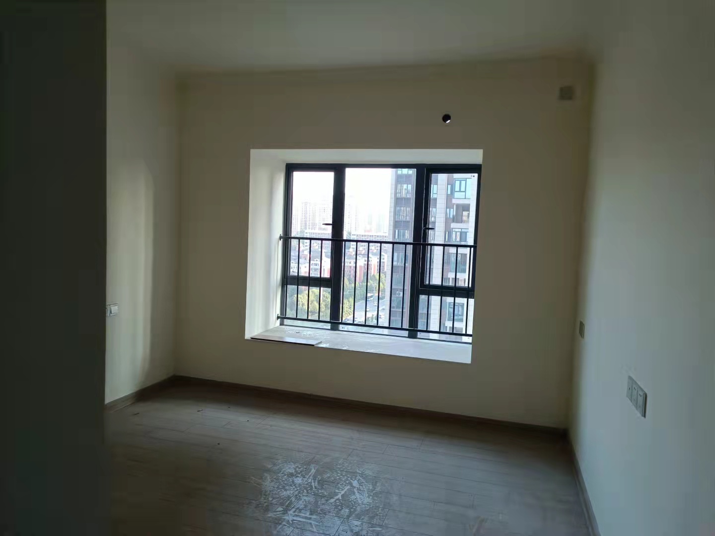 碧桂园梓山府 4室2厅2卫 3200.0元/月 碧桂园梓山府 4室2厅2卫 3200.0元/月室内图