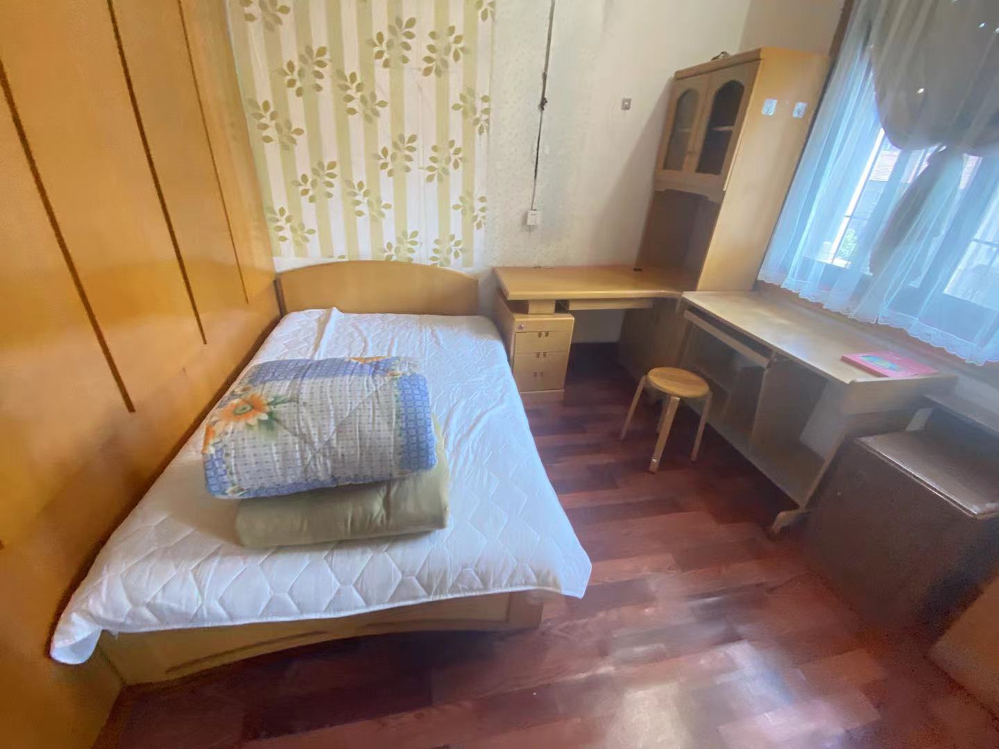 湘宾宿舍  1室1厅1卫    1300.0元/月室内图