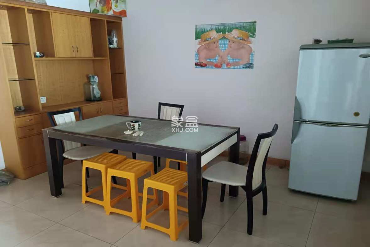 天润花园 3室2厅1卫 2600.0元/月 天润花园 3室2厅1卫 2600.0元/月室内图