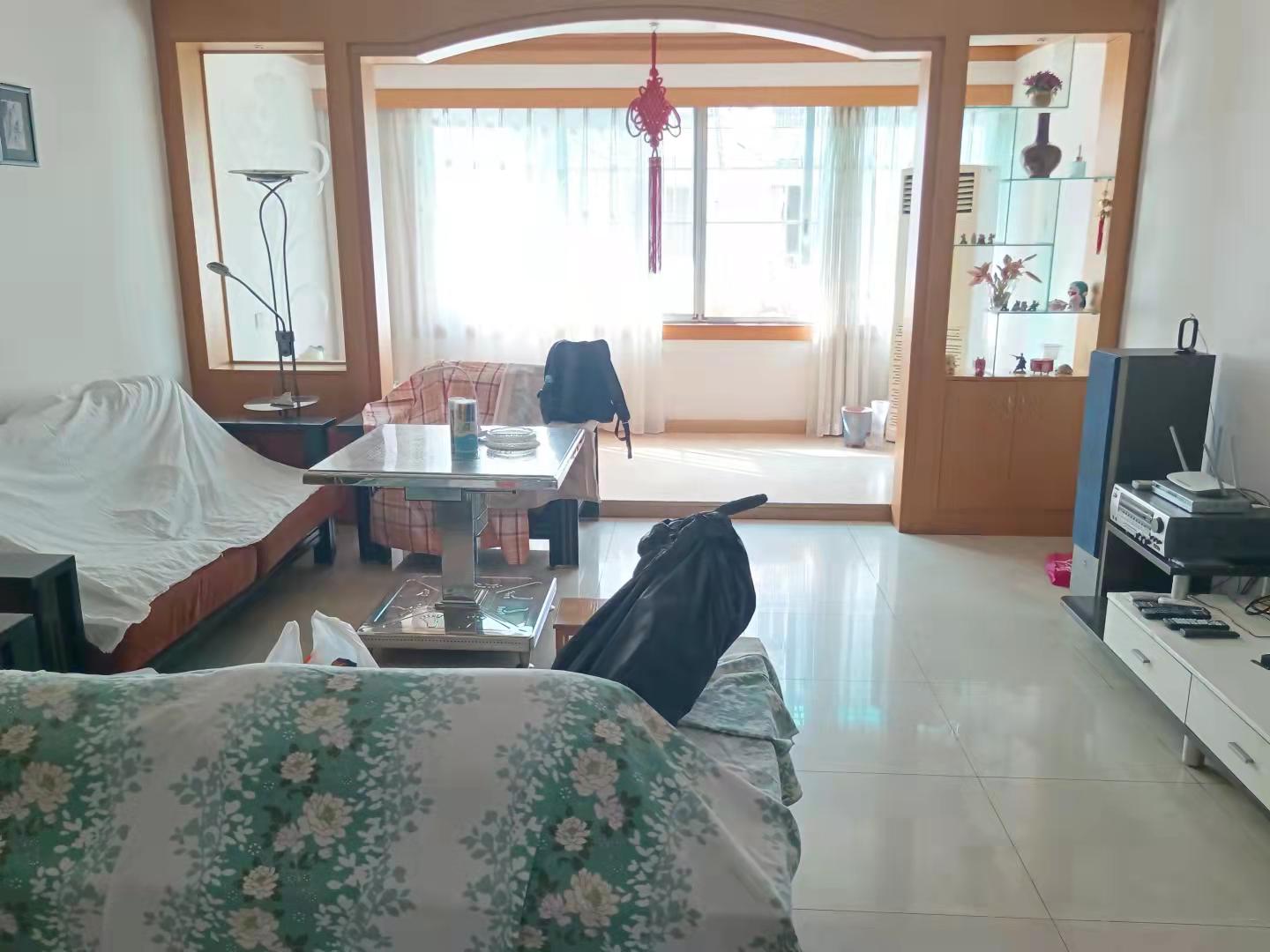 天润花园 3室2厅1卫 2600.0元/月 天润花园 3室2厅1卫 2600.0元/月室内图