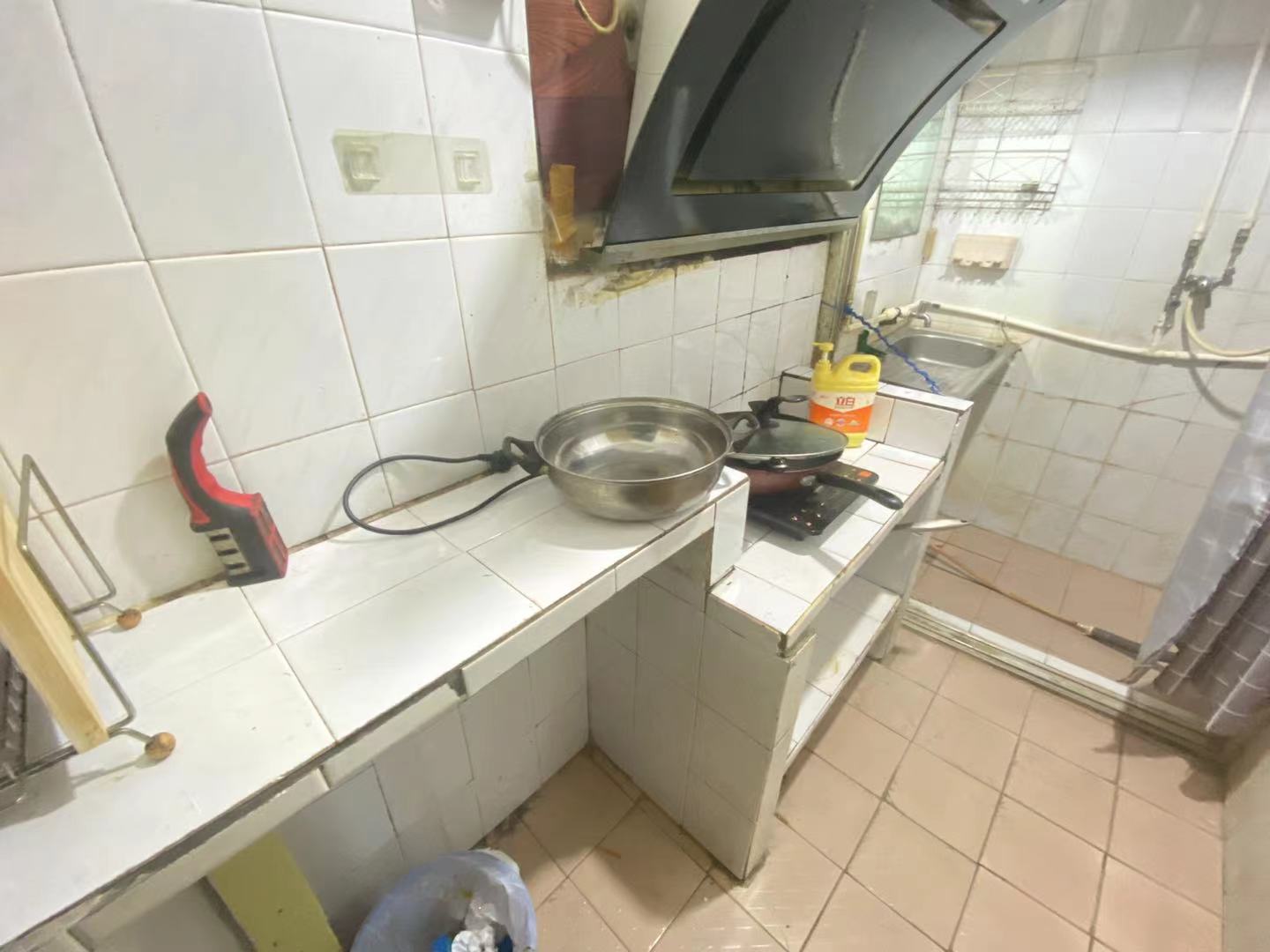 湘宾宿舍  1室1厅1卫    1300.0元/月室内图