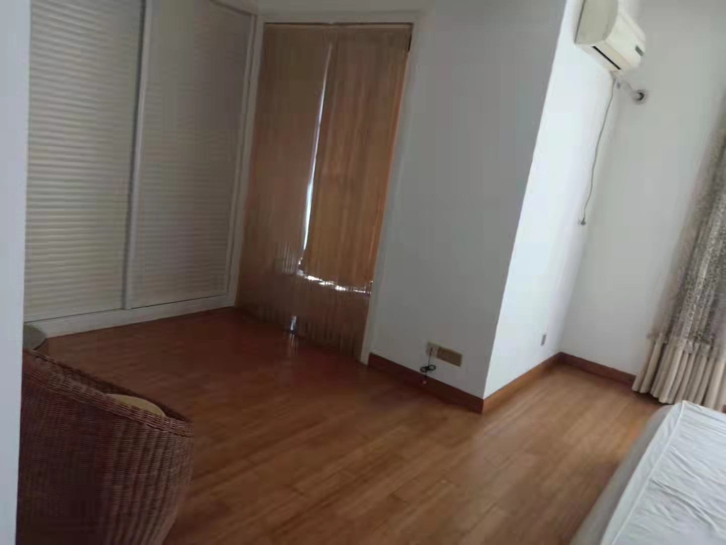 西子花园 4室2厅2卫 2000.0元/月 西子花园 4室2厅2卫 2000.0元/月室内图