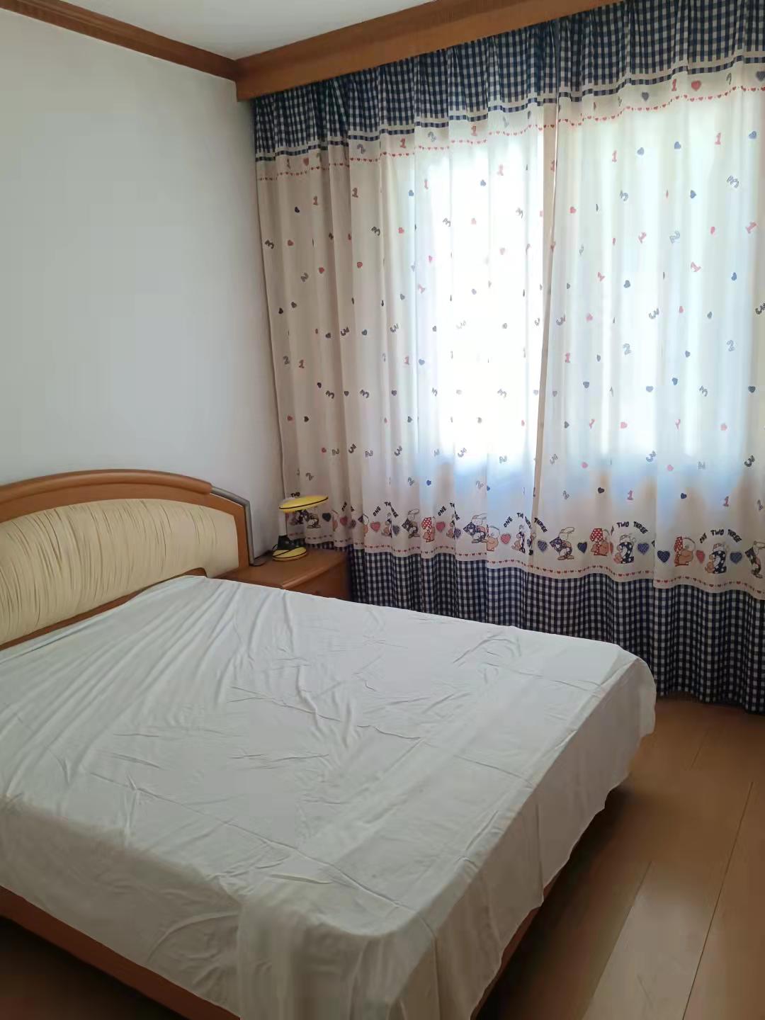 天润花园 3室2厅1卫 2600.0元/月 天润花园 3室2厅1卫 2600.0元/月室内图