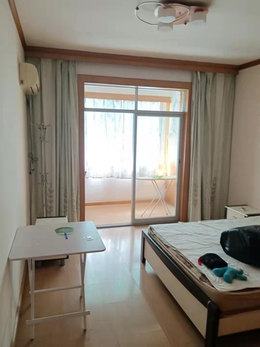 天润花园 3室2厅1卫 2600.0元/月 天润花园 3室2厅1卫 2600.0元/月室内图