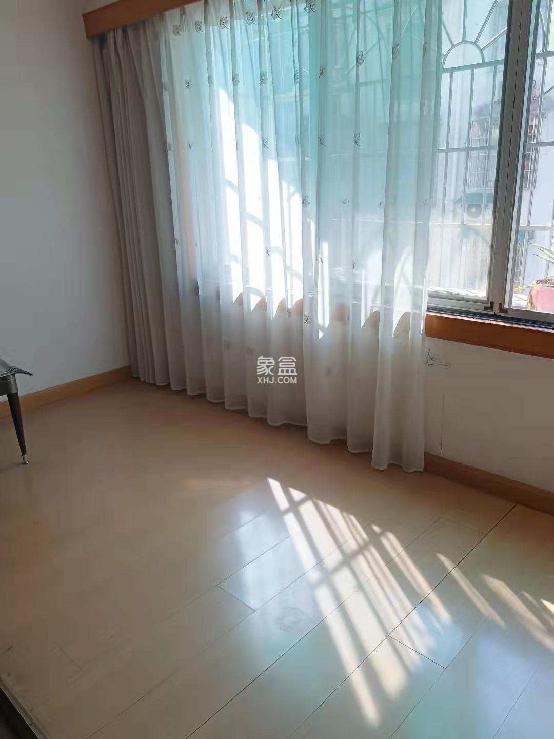 天润花园 3室2厅1卫 2600.0元/月 天润花园 3室2厅1卫 2600.0元/月室内图