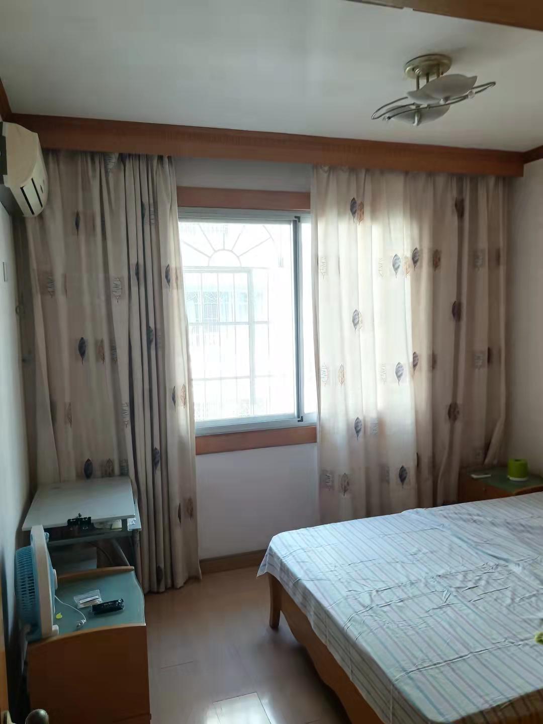 天润花园 3室2厅1卫 2600.0元/月 天润花园 3室2厅1卫 2600.0元/月室内图