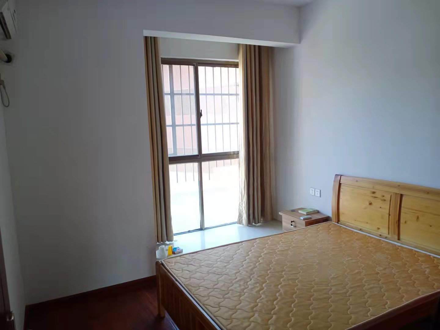 公园道一号(兆富佳园）  3室2厅1卫   2000.00元/月室内图