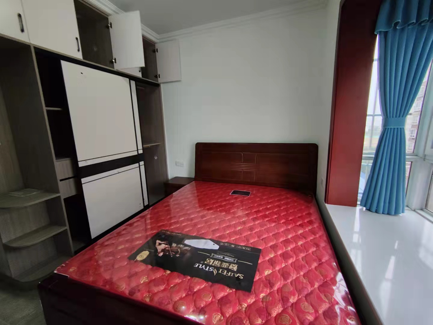 南湖锦苑 2室2厅1卫 2400.00元/月 南湖锦苑 2室2厅1卫 2400.00元/月室内图