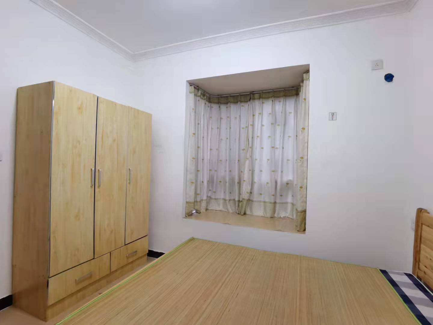 南湖锦苑 2室2厅1卫 2000.0元/月 南湖锦苑 2室2厅1卫 2000.0元/月室内图