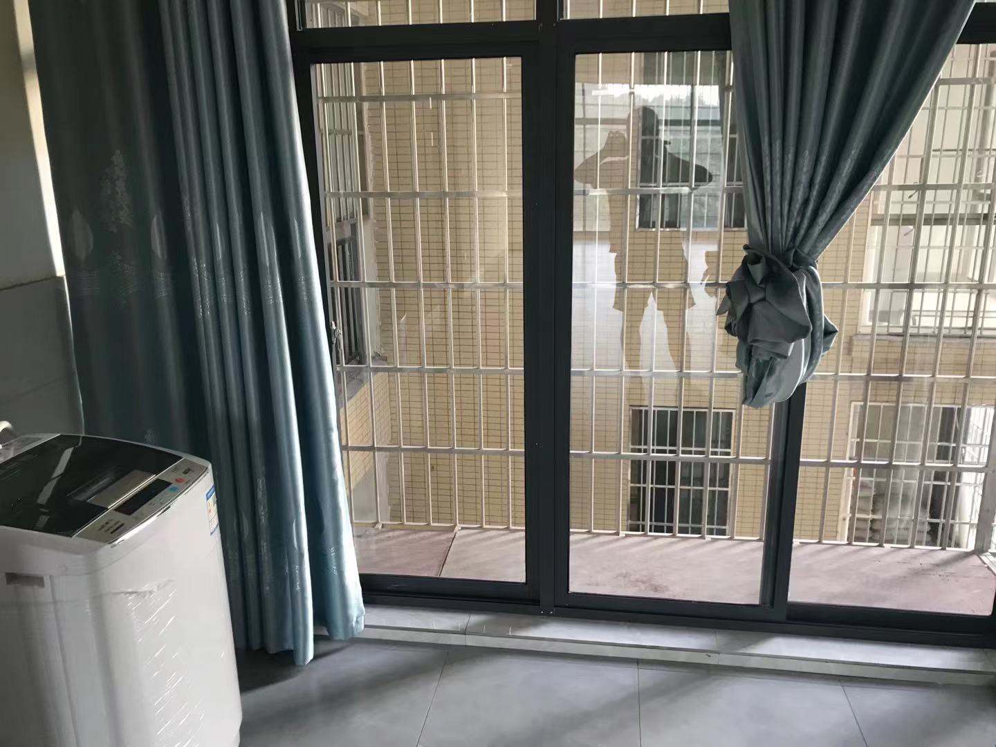 虎形山安置小区(进步社区) 3室2厅2卫 1500.0元/月 虎形山安置小区(进步社区) 3室2厅2卫 1500.0元/月小区图