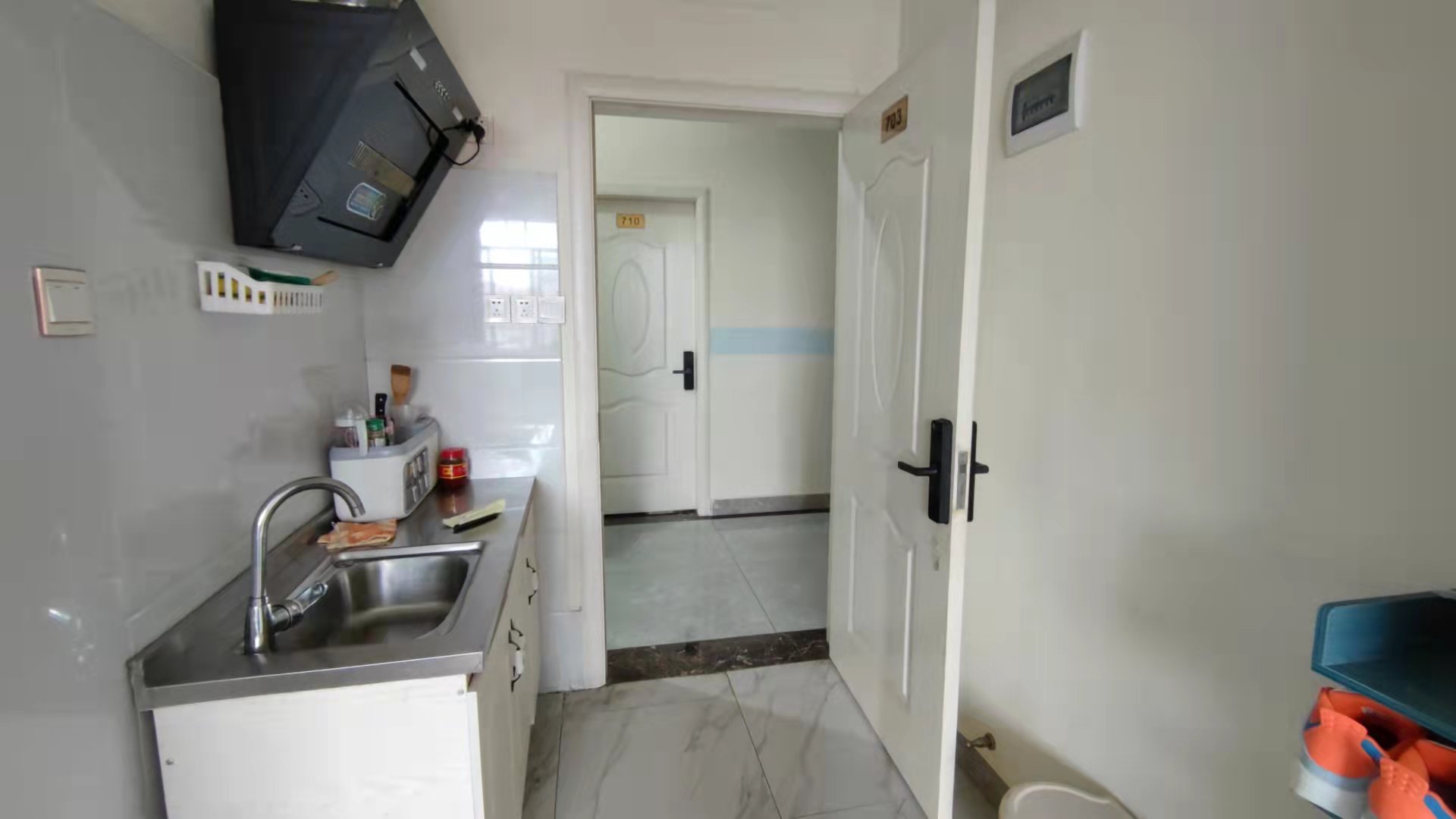 金富小区 1室1厅1卫 800.0元/月 金富小区 1室1厅1卫 800.0元/月室内图