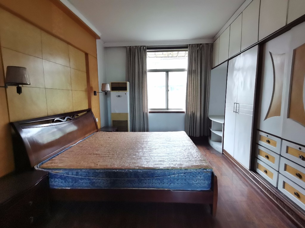 紫藤苑民主村 4室2厅2卫 1800.0元/月 紫藤苑民主村 4室2厅2卫 1800.0元/月室内图