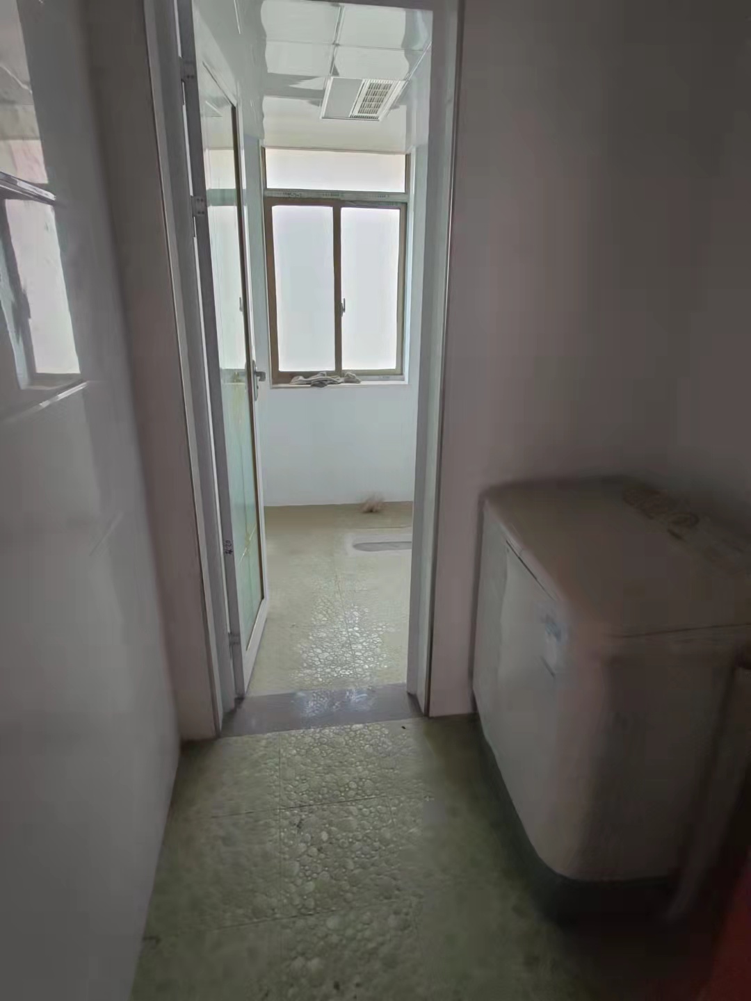 幸福里  3室2厅2卫    59.8万卫生间