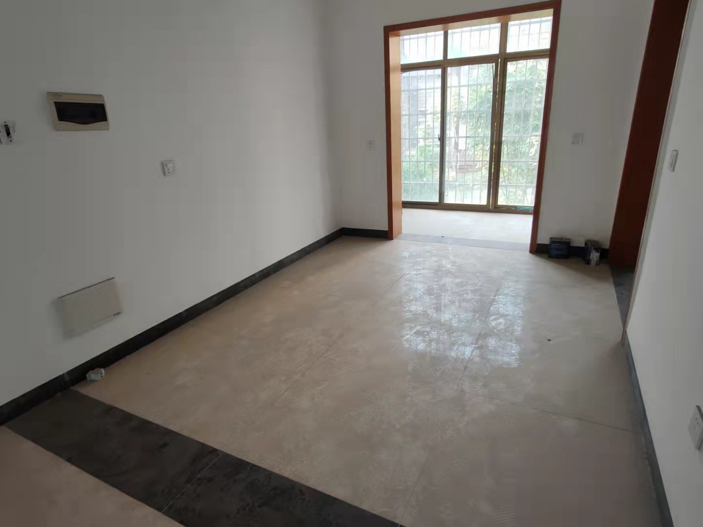 幸福里  3室2厅2卫    59.8万客厅