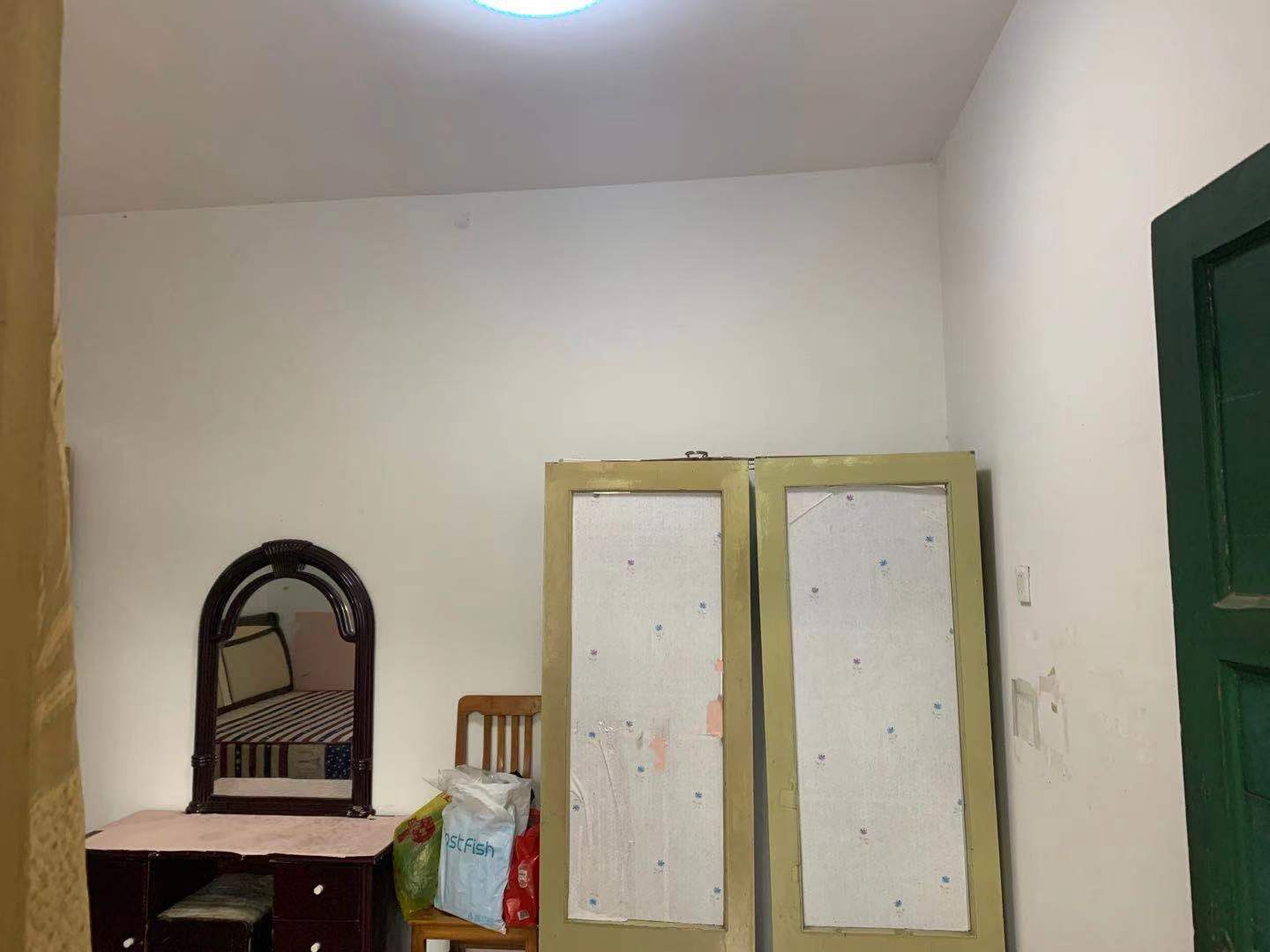 和平小区 1室1厅1卫 800.0元/月 和平小区 1室1厅1卫 800.0元/月室内图