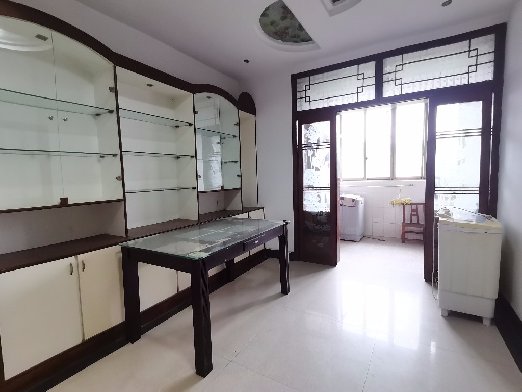 紫藤苑民主村 4室2厅2卫 1800.0元/月 紫藤苑民主村 4室2厅2卫 1800.0元/月室内图