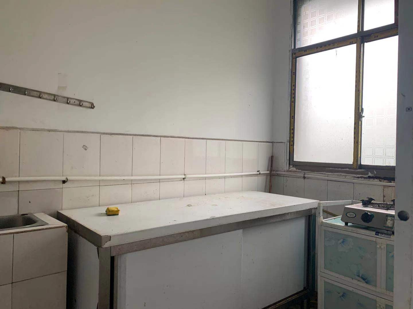 和平小区 1室1厅1卫 800.0元/月 和平小区 1室1厅1卫 800.0元/月室内图