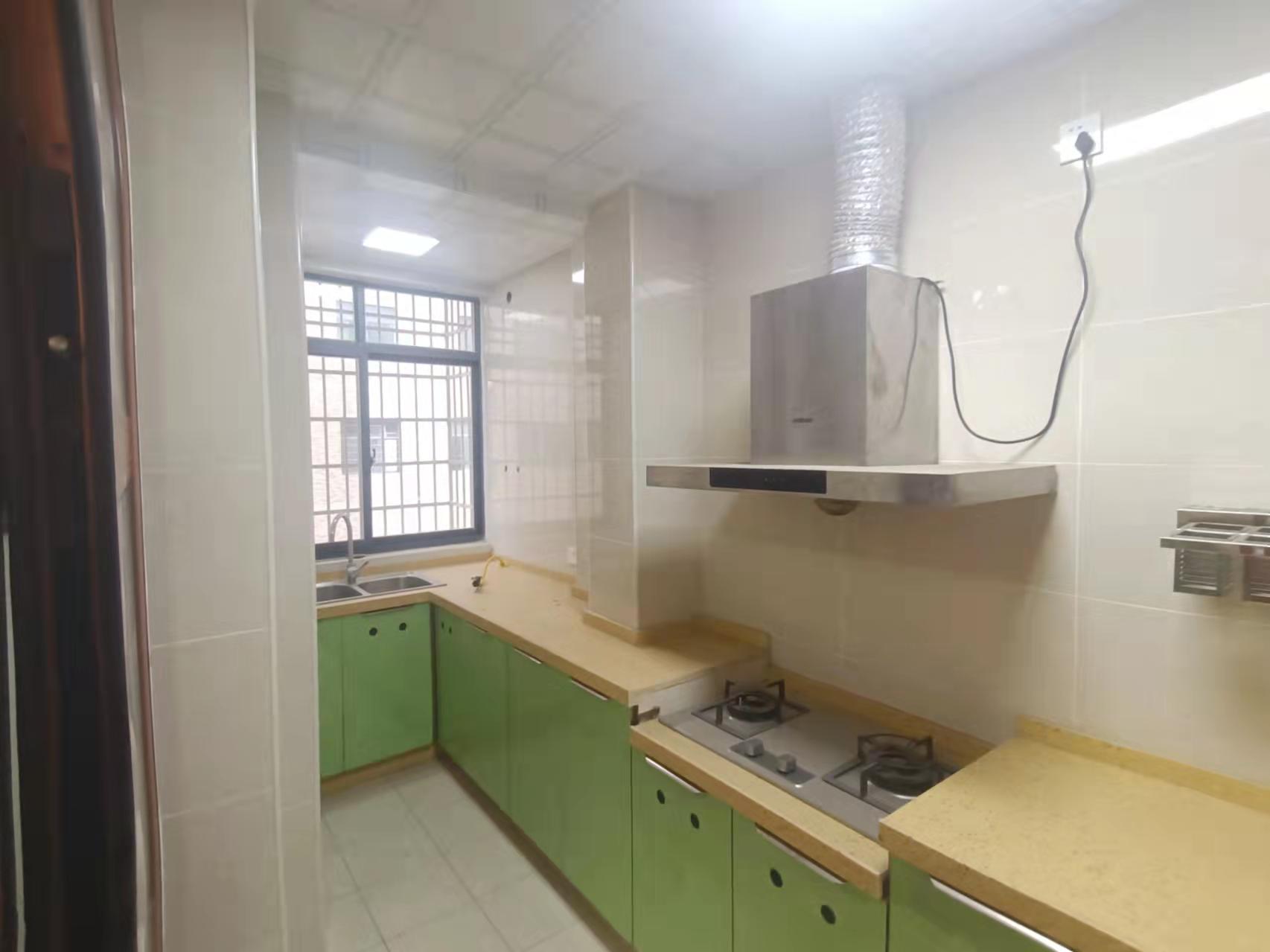 阳光一品小区 3室2厅2卫 79.0万 阳光一品小区 3室2厅2卫 79.0万厨房