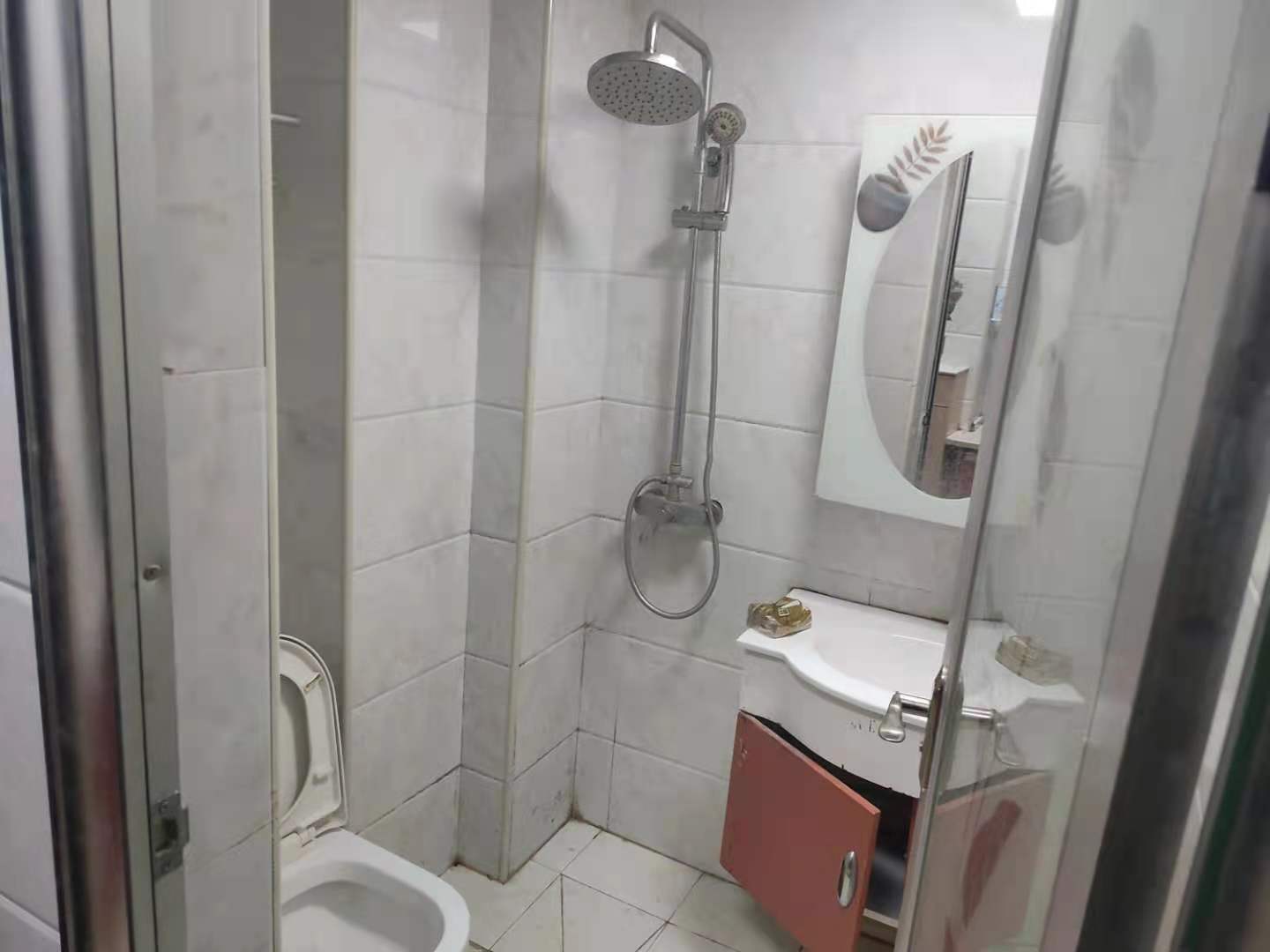 五洲富隆中心 1室1厅1卫 1000.0元/月 五洲富隆中心 1室1厅1卫 1000.0元/月室内图