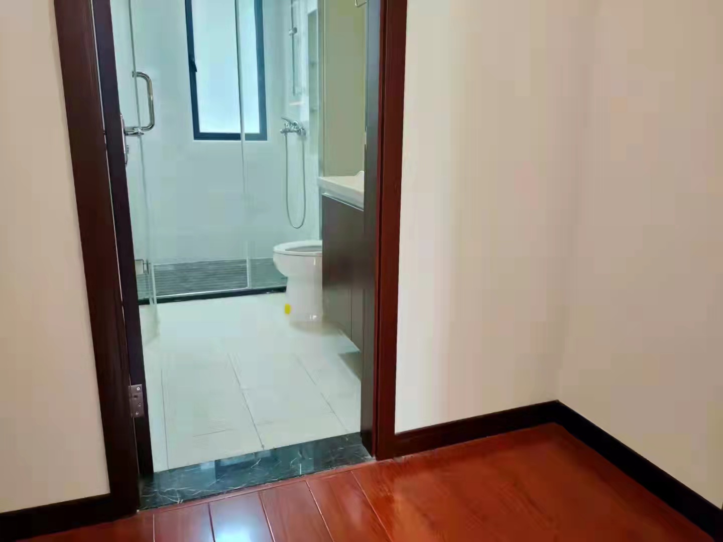 中建玥熙台 4室2厅2卫 105.0万 中建玥熙台 4室2厅2卫 105.0万客厅