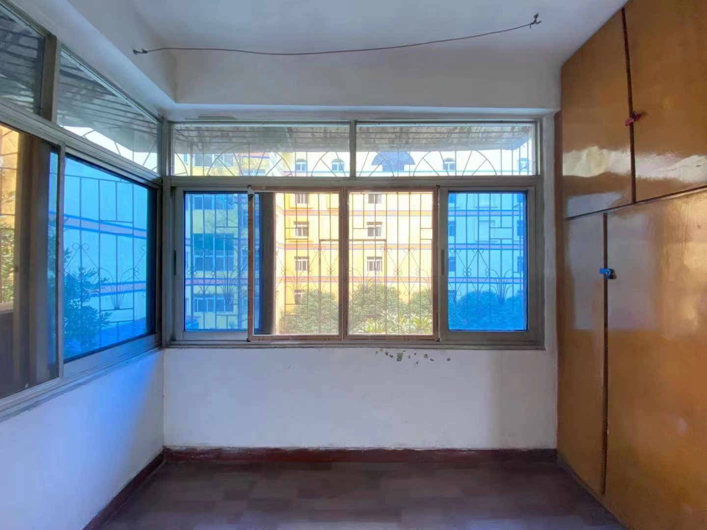 老广电巷  3室2厅1卫    1400.0元/月 老广电巷  3室2厅1卫    1400.0元/月室内图