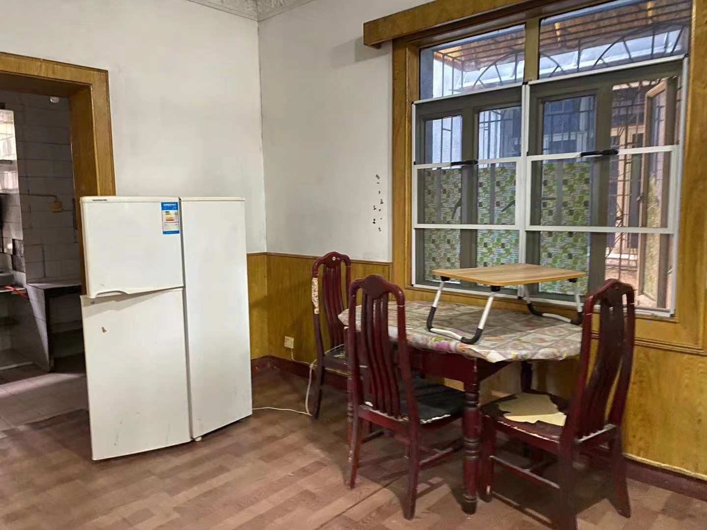 老广电巷  3室2厅1卫    1400.0元/月 老广电巷  3室2厅1卫    1400.0元/月室内图