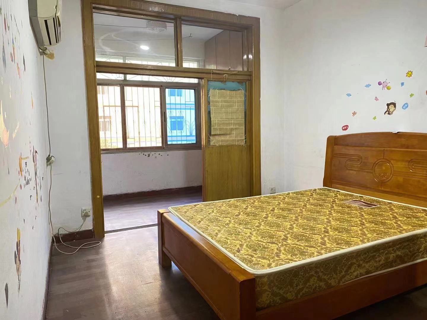 老广电巷  3室2厅1卫    1400.0元/月 老广电巷  3室2厅1卫    1400.0元/月户型图