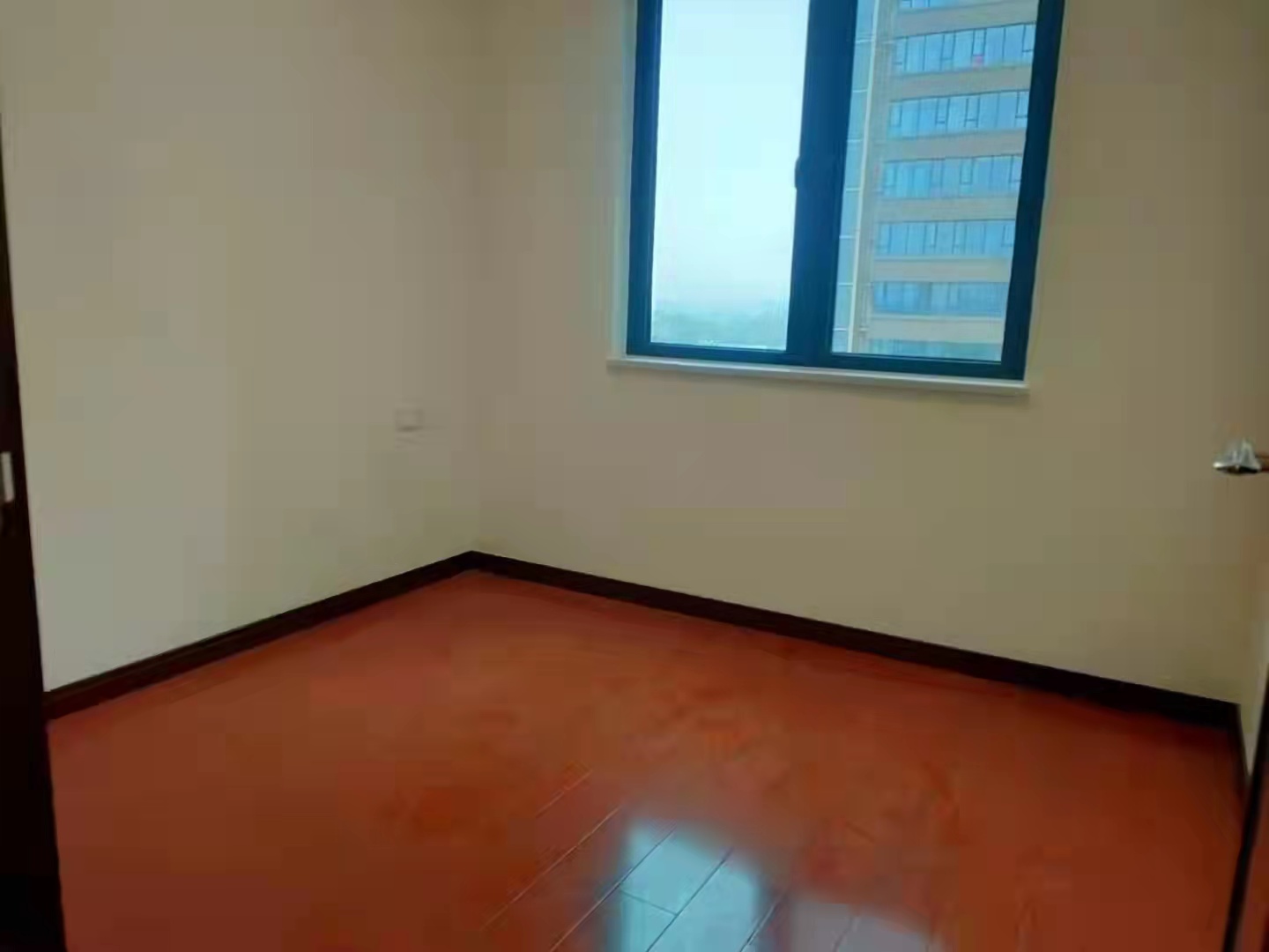 中建玥熙台 4室2厅2卫 105.0万 中建玥熙台 4室2厅2卫 105.0万客厅