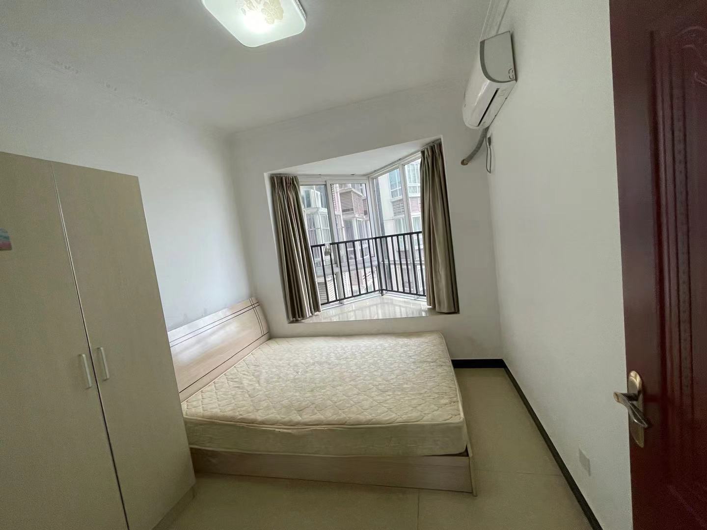 南湖锦苑 1室1厅1卫 1600.0元/月 南湖锦苑 1室1厅1卫 1600.0元/月室内图