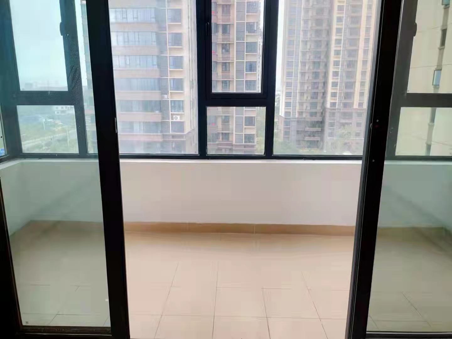 中建玥熙台 4室2厅2卫 105.0万 中建玥熙台 4室2厅2卫 105.0万客厅