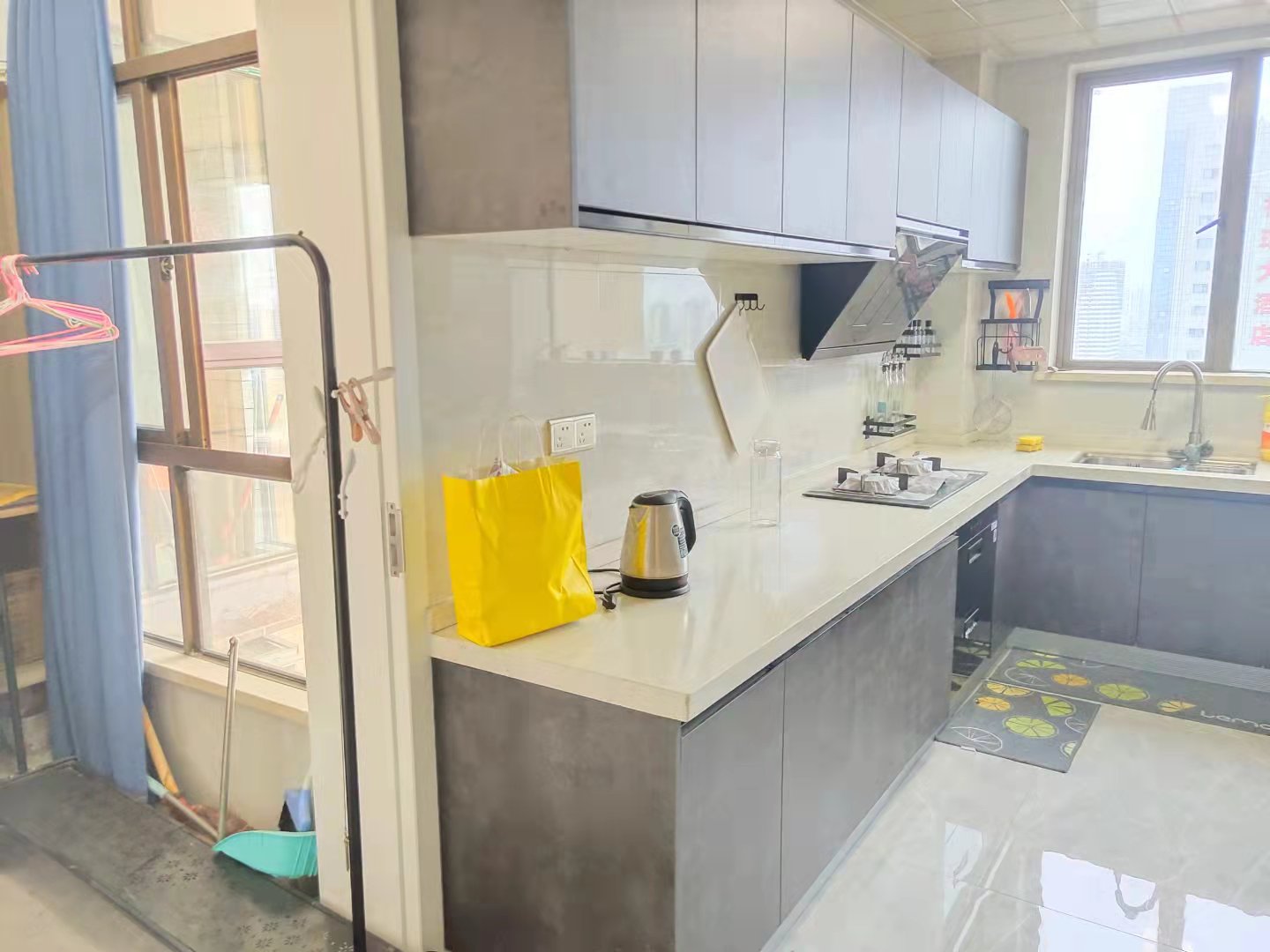 紫御华庭  2室2厅1卫    95.88万 紫御华庭  2室2厅1卫    95.88万厨房