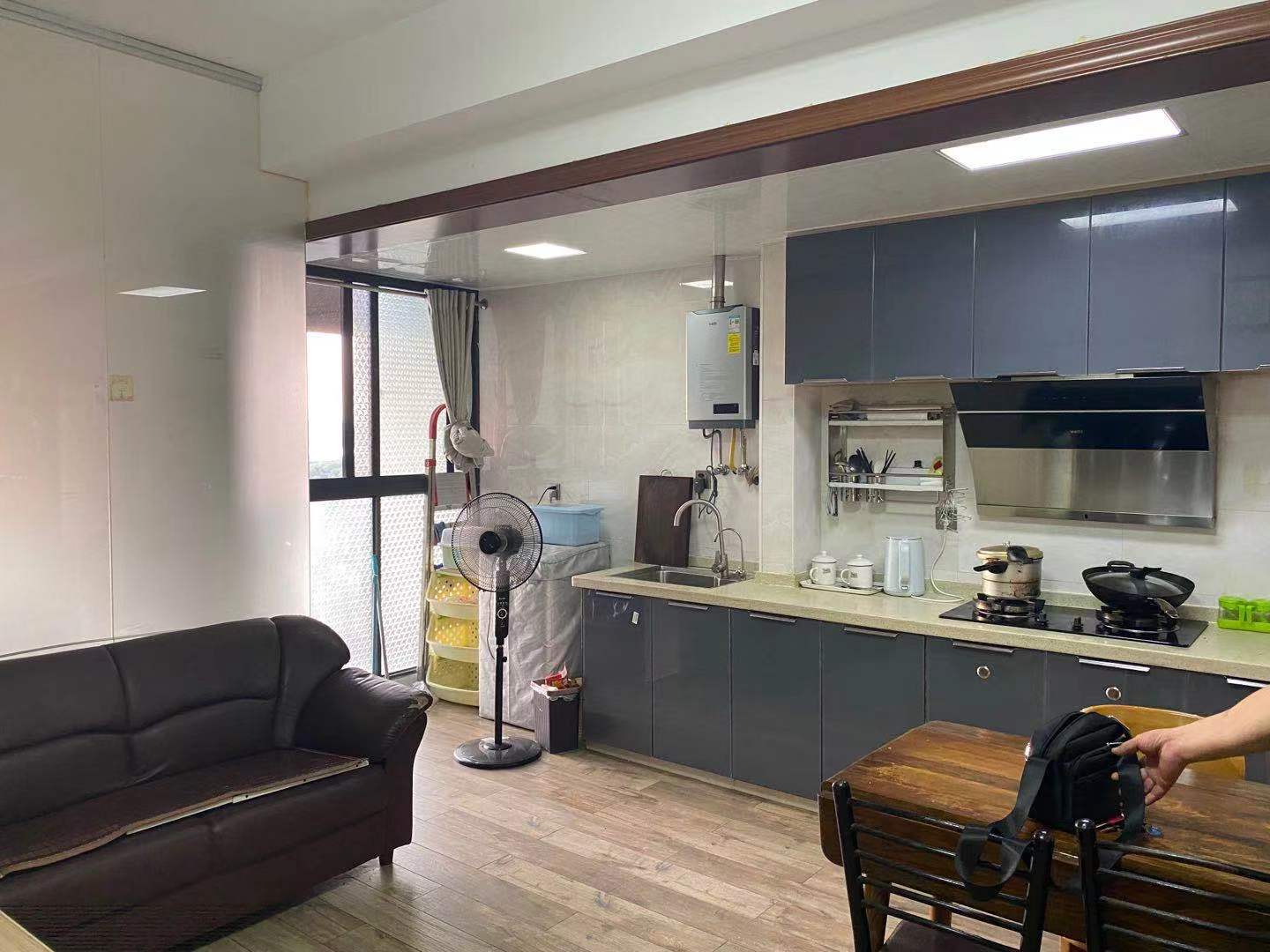 中建御山和苑 1室1厅1卫 35.0万 中建御山和苑 1室1厅1卫 35.0万客厅