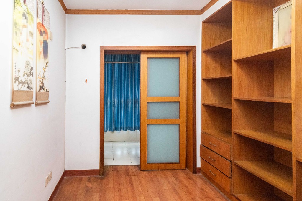 金帆小区 3室2厅2卫 92.0万 金帆小区 3室2厅2卫 92.0万卧室