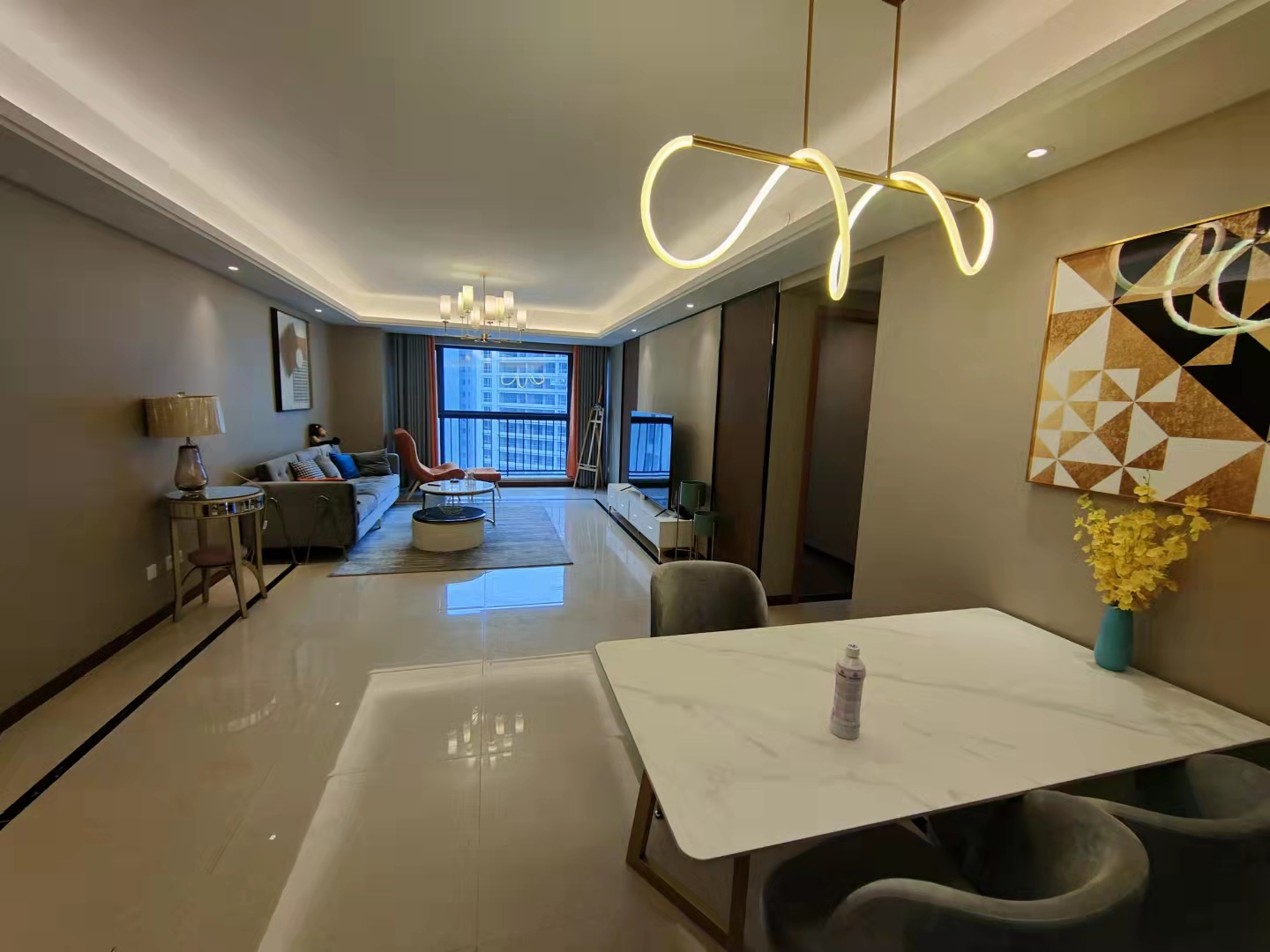 滨江和城  4室2厅2卫    4500.0元/月 滨江和城  4室2厅2卫    4500.0元/月室内图