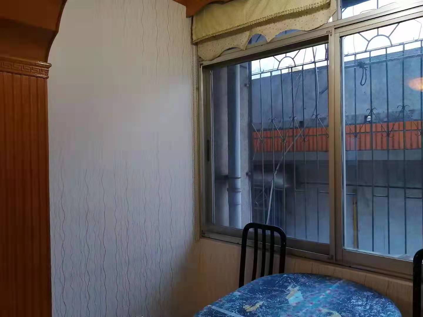 中意花苑  2室1厅1卫    1300.0元/月室内图