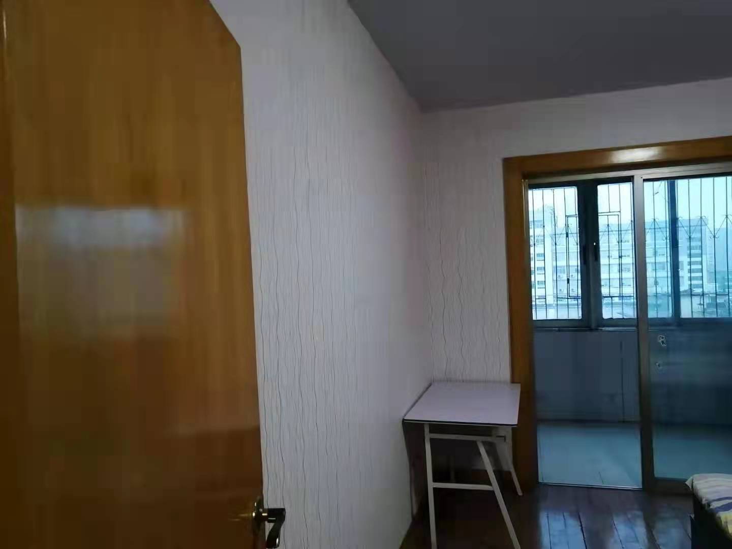 中意花苑  2室1厅1卫    1300.0元/月室内图1