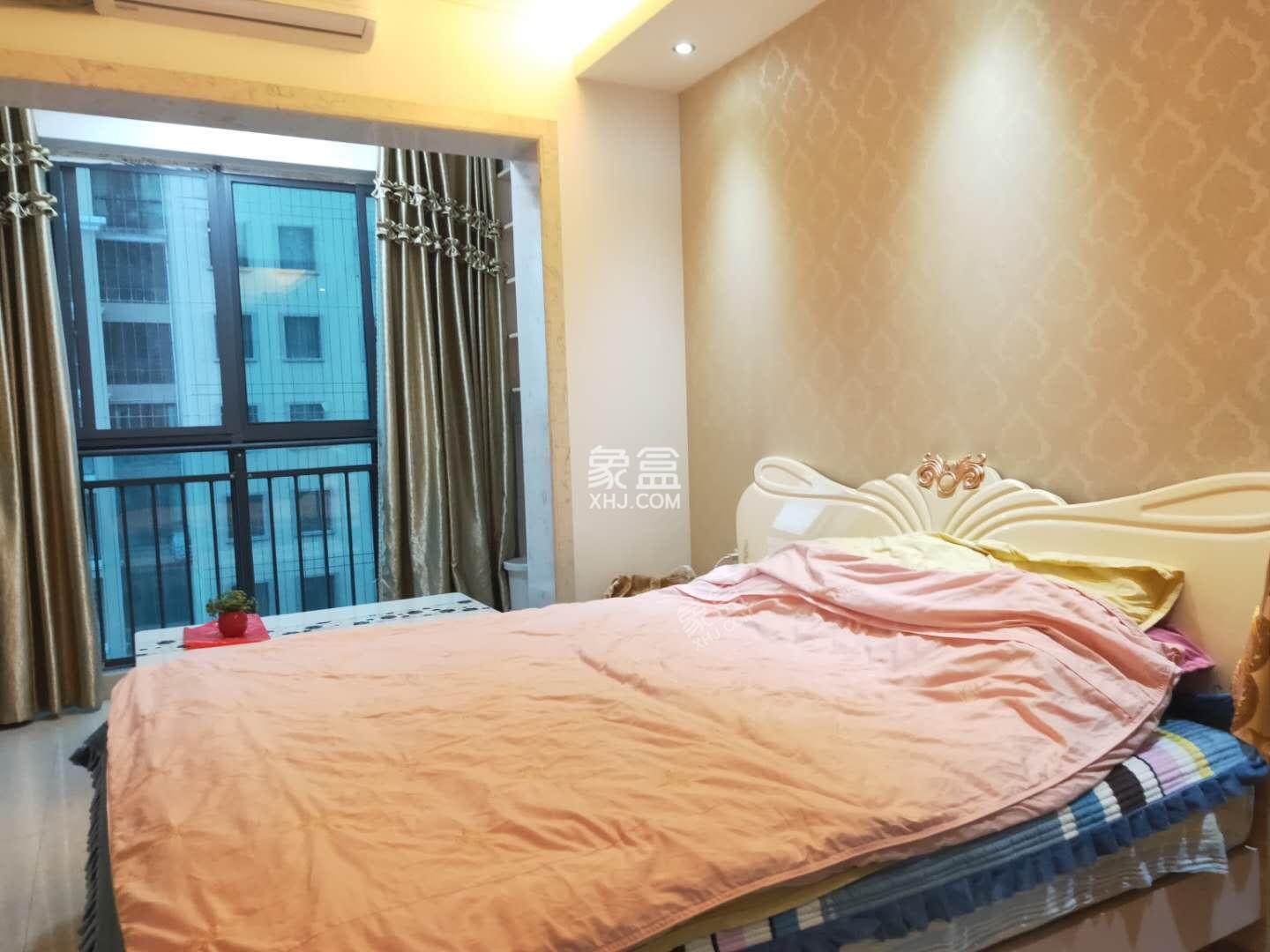 水映豪廷（一，二，三期）  1室1厅1卫   40.00万客厅