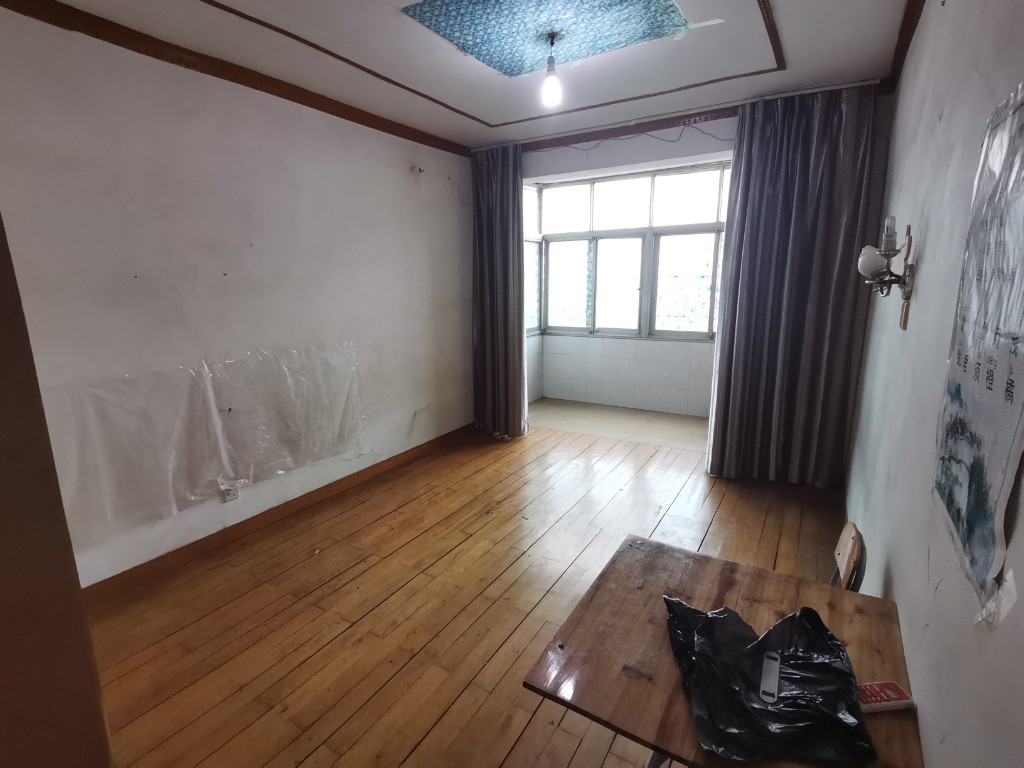 金沙园小区  3室1厅1卫    1400.0元/月室内图1