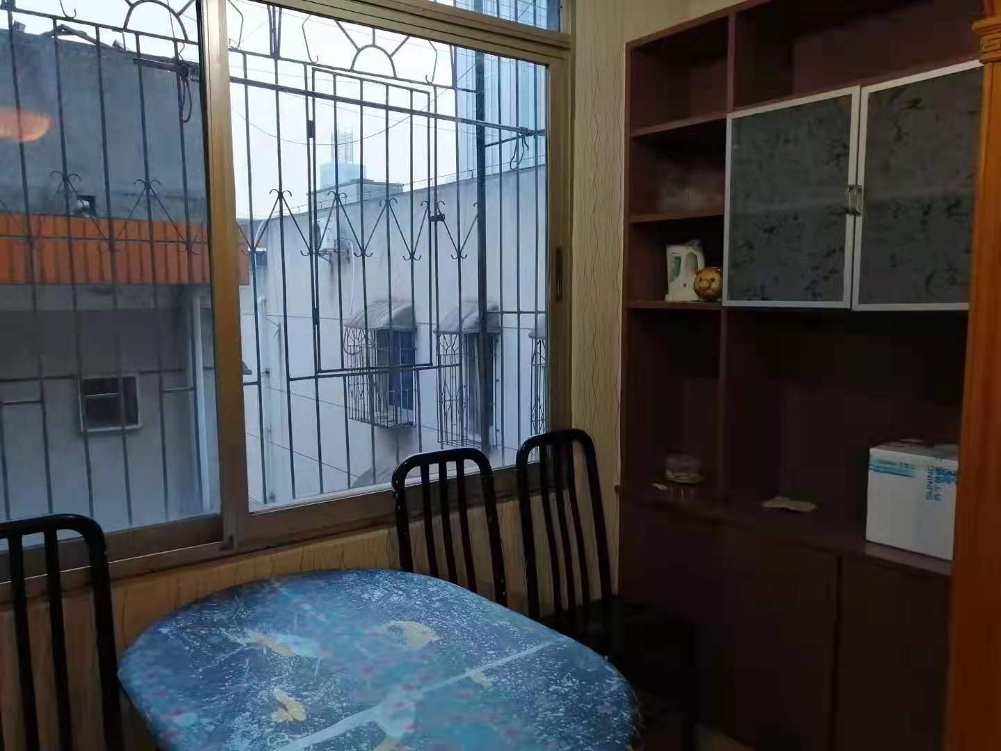 中意花苑  2室1厅1卫    1300.0元/月室内图