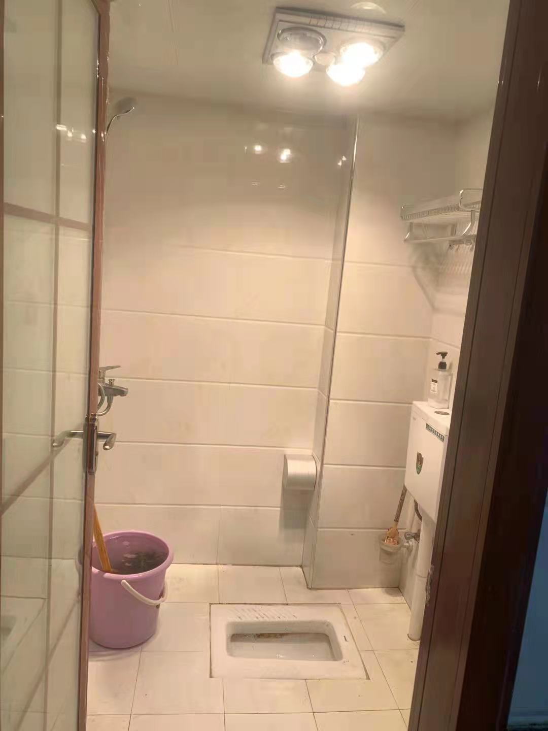 富厚名邸  2室1厅1卫    1600.0元/月 富厚名邸  2室1厅1卫    1600.0元/月室内图