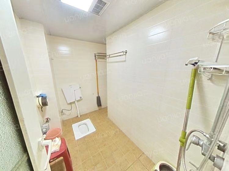 湘樟园小区(湘樟家园) 2室2厅1卫 2200.0元/月 湘樟园小区(湘樟家园) 2室2厅1卫 2200.0元/月室内图