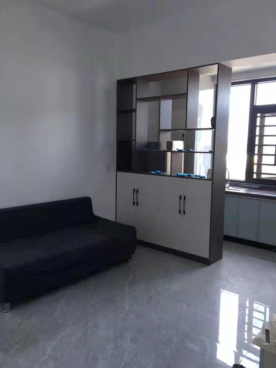 鸿星新天地  1室1厅1卫    1500.0元/月 鸿星新天地  1室1厅1卫    1500.0元/月