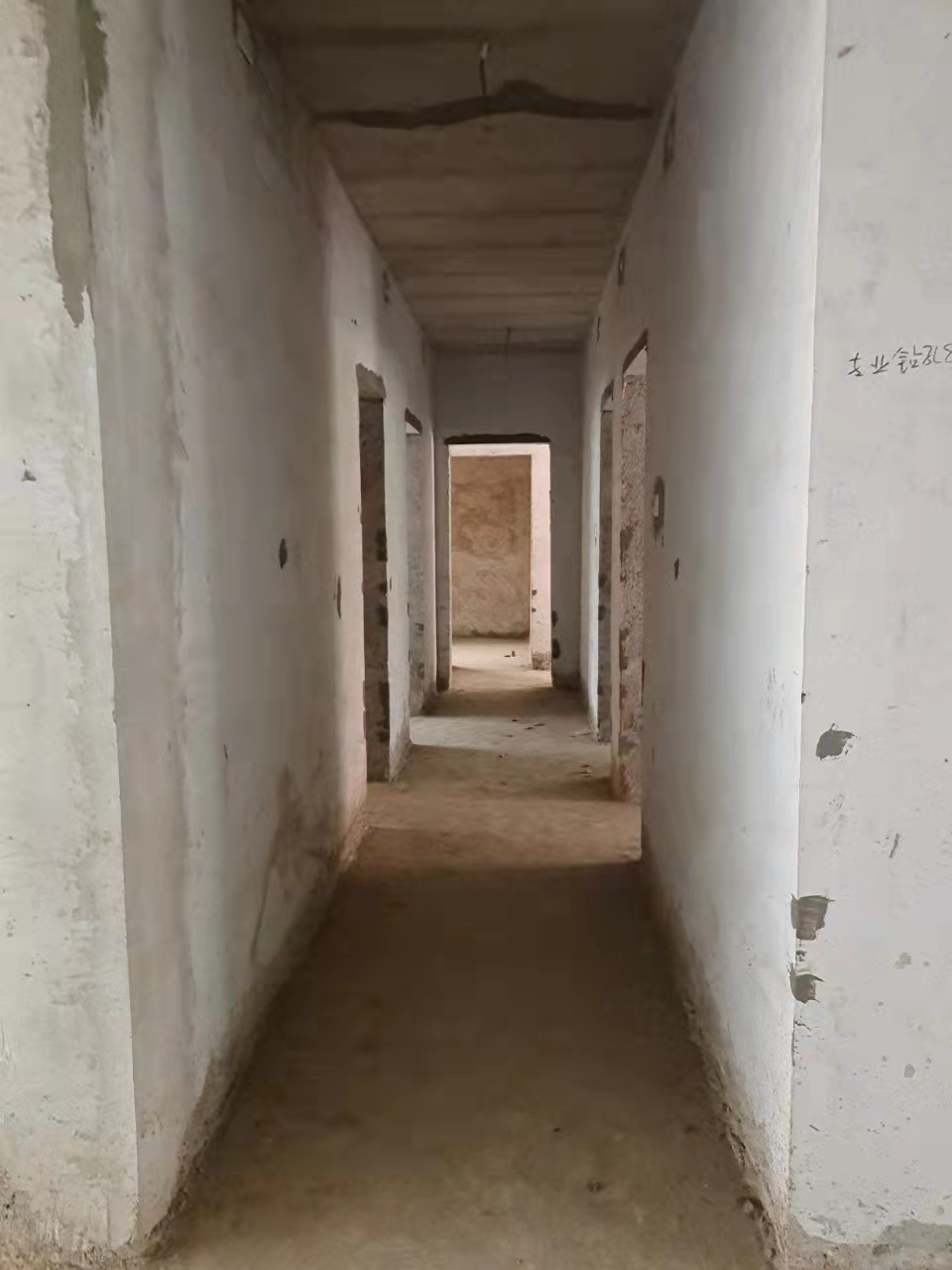 新公安局民警住宅小区  4室2厅2卫    118.0万 新公安局民警住宅小区  4室2厅2卫    118.0万客厅