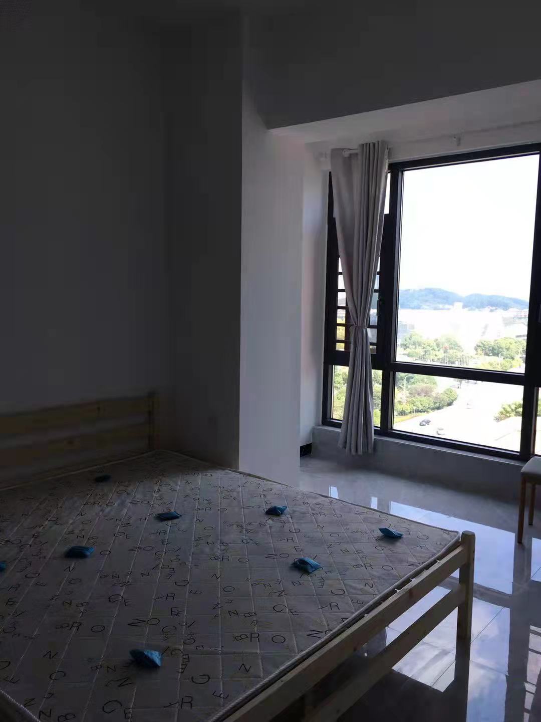 鸿星新天地  1室1厅1卫    1500.0元/月 鸿星新天地  1室1厅1卫    1500.0元/月室内图